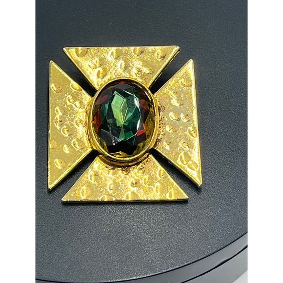 DIANE VON FURSTENBERG Vintage Goldtone Crystal Maltese Cross
Pendant Brooch - Picture 3 of 10